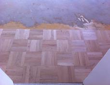 Massief eiken parket van 50x250mm in dambord patroon volgens plan